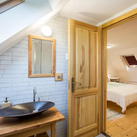 Bakony-cinca Vendeghaz Gasthuis